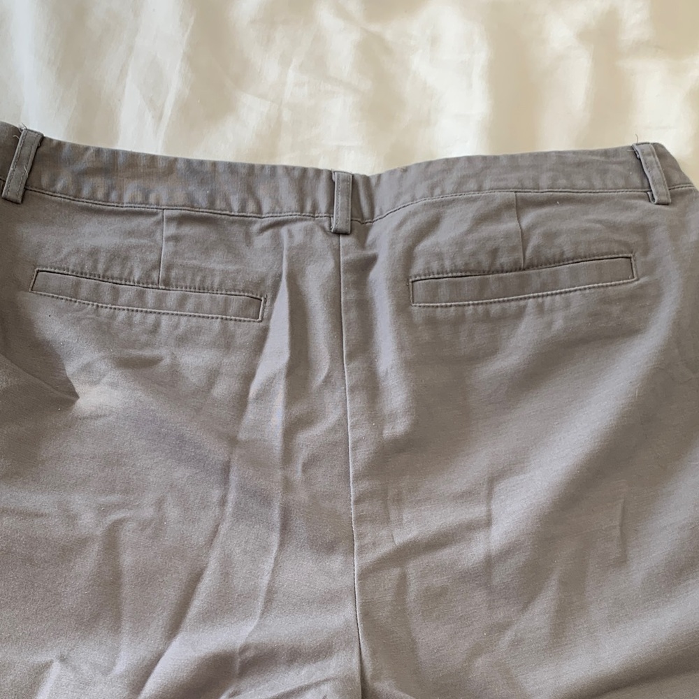 Michael Kors light Gray Chinos pants with Button Detail, zip pockets size 8 - Picture 7 of 9
